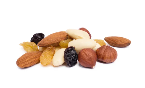 Smíšené Čerstvé Ořechy Rozinky Izolovaných Bílém Pozadí — Stock fotografie