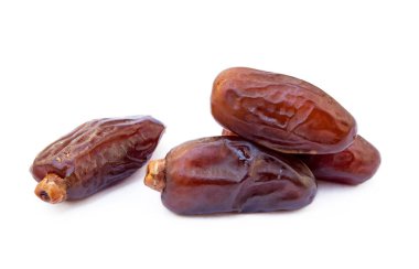 Beyaz bir arka plan üzerinde izole kurutulmuş tatlı tarihleri 