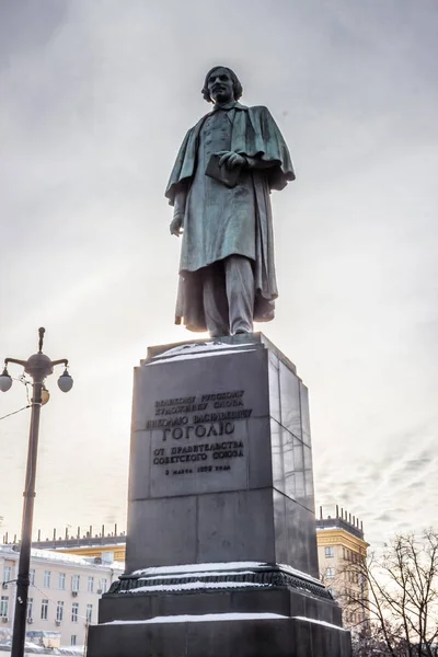 The monument to Nikolai Gogol in Moscow — Stock Photo, Image