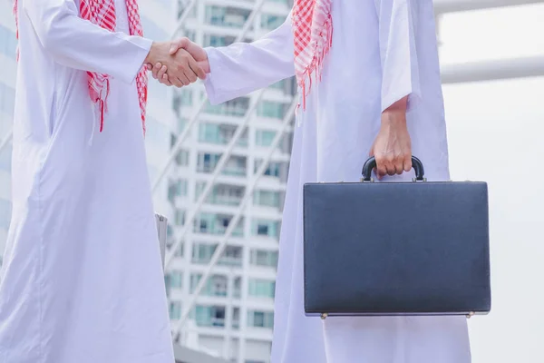 Arabian business handshake — Stock Photo, Image