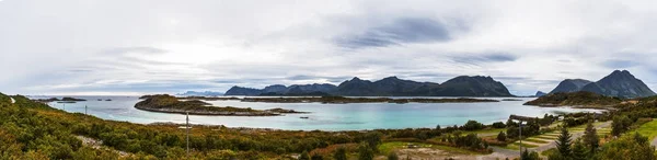 Őszi Panoráma Lofoten Szigetek Norvégia Hegyek Azúrkék Víz — Stock Fotó