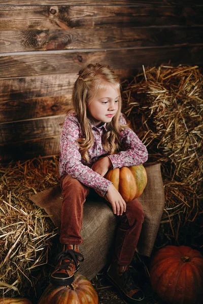  Çocuklar Cadılar Bayramı için hazırlanıyorlar