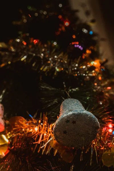 Прикрашені новорічні ялинки — стокове фото