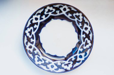 Geleneksel Özbek porselen sofra takımı 