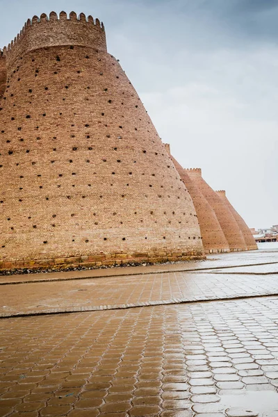 Cetatea Arca. Fortul antic din Bukhara, drum de mătase, Uzbekistan, Asia. Cetatea Arca, Muzeul de Stat Bukhara, Obiective turistice din Bukhara. Porțile cetății — Fotografie, imagine de stoc