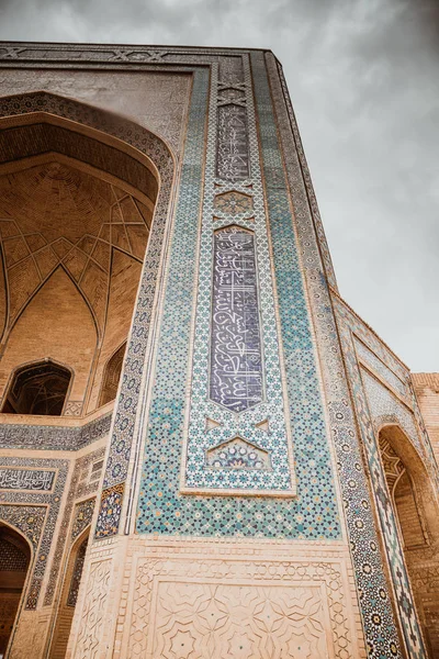 Complexul Poi Klyan (secolele 12-14) din Bukhara, Uzbekistan. Moscheea Kalyan și Kalyan sau Kalon Minor (Marele Minaret). Bukhara este Patrimoniul Mondial UNESCO. Po-i Kalan (kalyan ) — Fotografie, imagine de stoc