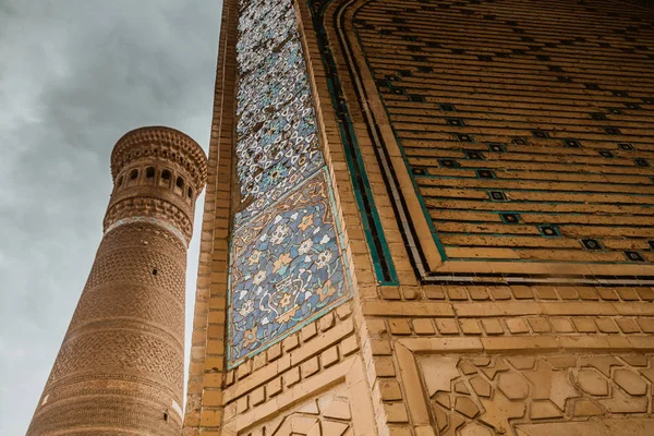 Az építészeti részletek Kalon minaret Poi-Kovács együttes, Bukhara, Üzbegisztán — Stock Fotó
