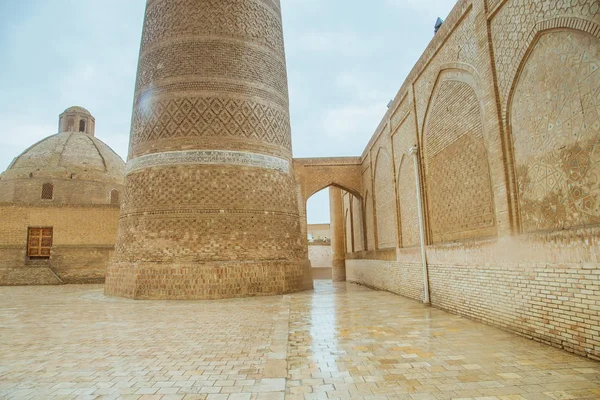 Detaliul arhitectural al minaretului Kalon din Ansamblul Poi-Kalyan, Bukhara, Uzbekistan — Fotografie, imagine de stoc