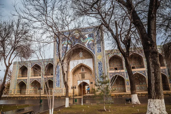 Nadir Divan-Begi Madrasah moskén i Bukhara, Uzbekistan — Stockfoto