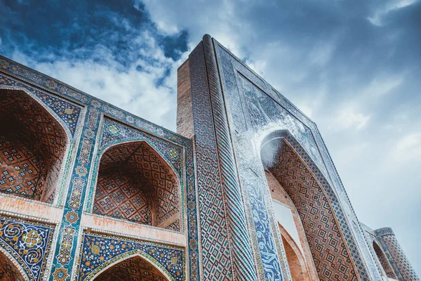 Nadir Divan-Begi Madrasah mešita v Bukhara, Uzbekistán — Stock fotografie