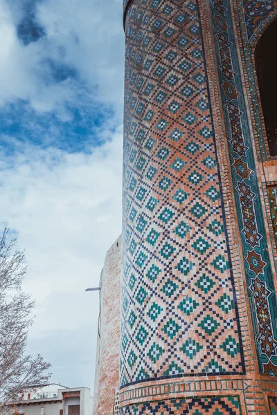 在乌兹别克斯坦布哈拉的最低点窟退路伊斯兰清真寺 — 图库照片