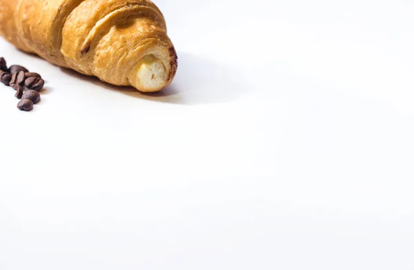 Croissant, nd coffee beans on white background, — Stock Photo, Image