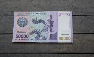 Özbek banknotlar. Elli bin Özbek toplamları