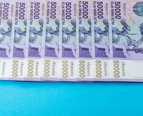 Billetes uzbekos. Cincuenta mil sumas uzbekas — Foto de Stock