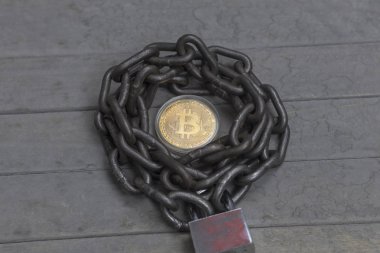 bitcoin güvenlik kavramı. kilidi ile zincir