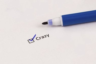 Anket, anket. Kontrol kutusunu yazıt deli ve mavi marker