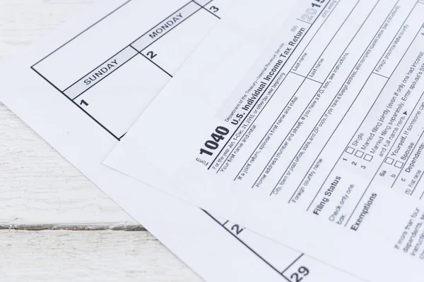 A bir 1040 vergi formu kapatın. Bize bireysel gelir vergisi formu iade