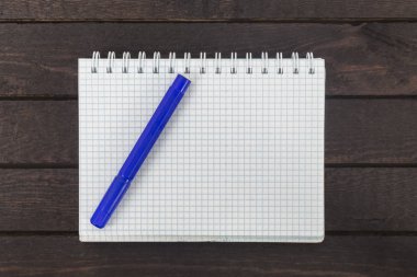 bir marker ile boş not defteri