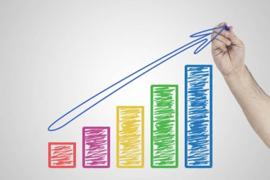 çizim iş grafik grafik büyüme simgeleyen beyaz tahta üzerinde el