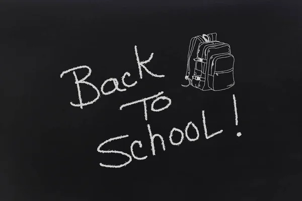 Blackboard eğitim kavramı. tahtaya okuluna geri dön — Ücretsiz Stok Fotoğraf