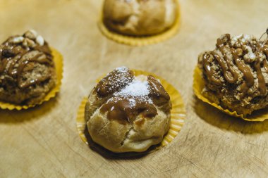Arka planda lezzetli pastalar. Üst Manzara. Boşluğu kopyala