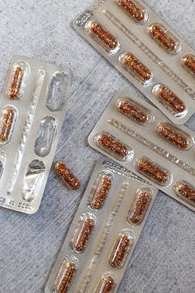 Tabletták Márványon Első Látásra Függőleges — Stock Fotó