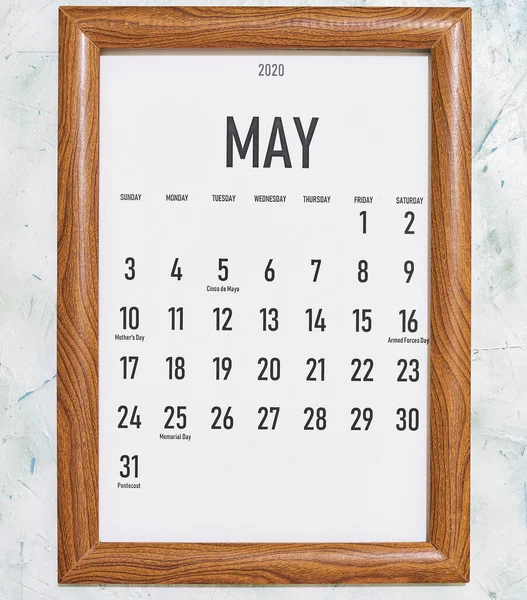 Май 2020 Ежемесячный Календарь Помещен Деревянную Рамку Вид Сверху — стоковое фото
