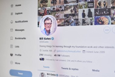 Taşkent, Özbekistan - 18 Mart 2020: Bill Gates 'in sosyal ağ hesabı. Amerikalı işadamı, yazılım geliştiricisi, yatırımcı ve hayırsever.
