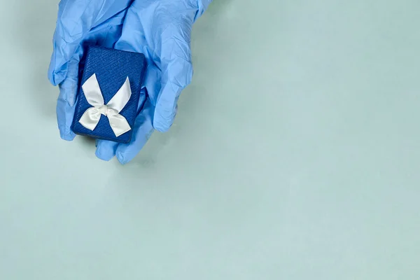 Liburan Perayaan Ulang Tahun Rumah Sakit Dokter Memberikan Giftbox Kepada — Stok Foto