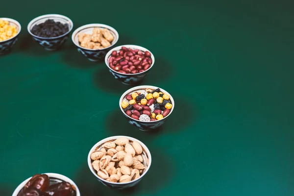 Ramadán Kareem Antecedentes Comida Dulces Ramadán Pequeñas Tazas Llenas Dulces — Foto de Stock