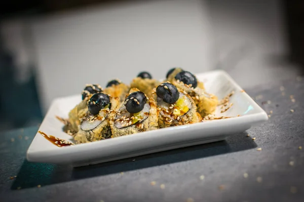 suşi tempura susam ile 