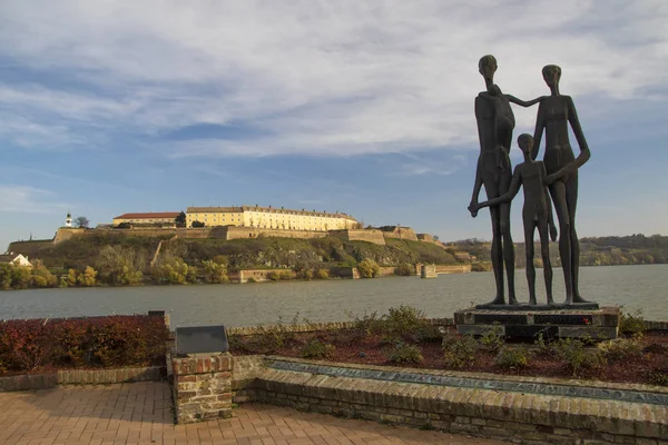 Monument to the victims of fascism in Novi Sad Serbia — Stock Photo, Image