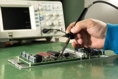 Elektronik devre kartı lehimleme