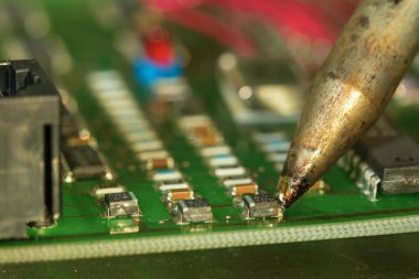 havya ile elektronik devre kartını tamir