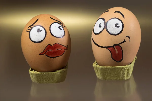 Dos caras de huevo graciosas — Foto de Stock
