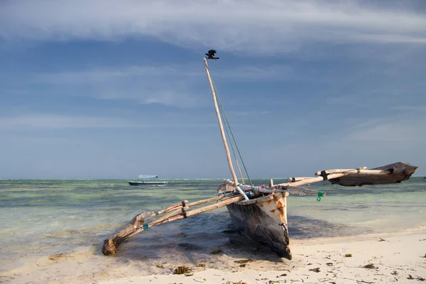 Traditionelles afrikanisches Dhau-Segelboot — Stockfoto