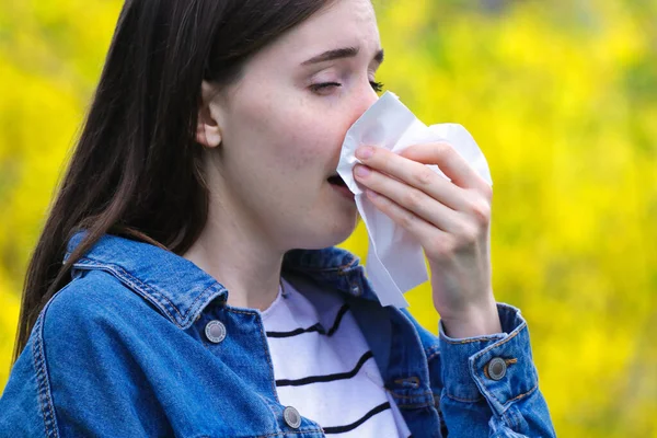 Viral Infection Young Girl Coughs Tissue Paper — Stock Photo, Image