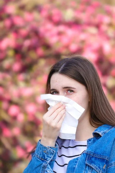 Viral Infection Girl Coughs Tissue Paper — Stock Photo, Image