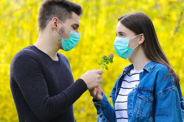 Love Time Covid Pandemic Boy Girl Medical Masks — Stock Photo, Image