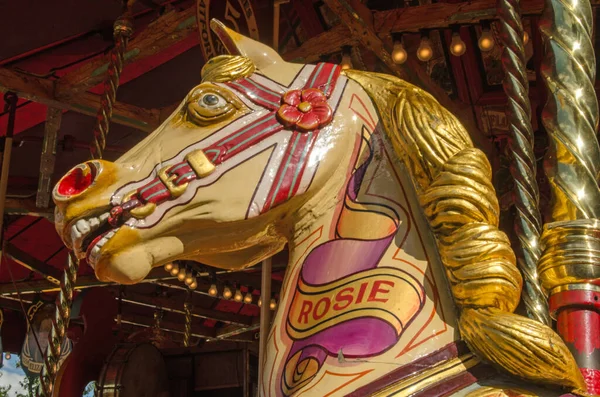Basingstoke Ηνωμένο Βασίλειο Σεπτεμβρίου 2019 Βαμμένο Ξύλινο Άλογο Στη Βόλτα — Φωτογραφία Αρχείου