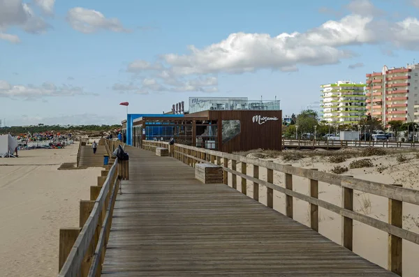 Monte Gordo Portugalsko Listopadu 2019 Holidaymakers Using Boardwalk Soft Sand — Stock fotografie