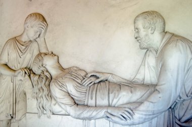 2. Kont Kilmorey 'e 1854' te oğulları David 'in başında ölüm döşeğinde yatarken metresi Priscilla Anne Hoste' yi teselli ettiğini göstermek için heykel yapıldı. 1850 'lerde inşa edilmiş tarihi Kilmorey Anıtmezarının bir parçası.