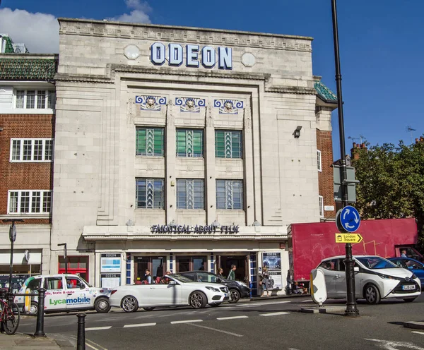 Richmond Thames September 2015 Traffic Pedestrians Pass Busy Junction Front — Stock Photo, Image