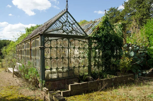 View Old Victorian Cast Iron Greenhouse Loved State Glass Panes — Stock Photo, Image