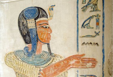 Firavun III. Ramses 'in oğlu Prens Amunthe hopshef, Mısır' ın Luxor kentindeki Nil 'in Batı Şeria' sındaki Queens Vadisi 'ndeki mezarının duvarına resim yaptı. Eski Mısır duvar resmi, binlerce yıllık..