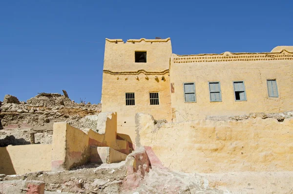 Traditional Mud Brick Home Painted Yellow Some Elegant Detail Village — Stock Photo, Image