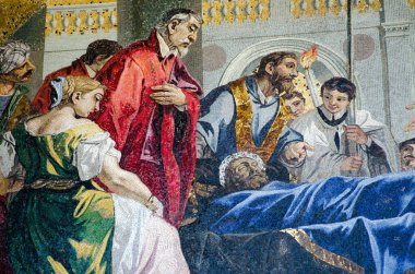 Venedik 'teki St. Mark Katedrali' nin dış cephesindeki tarihi mozaik, şehrin koruyucu azizi St Mark 'ın ölümünü gösteriyor. 100 yıllık mozaik, halka açık kaldırımlardan görülüyor.