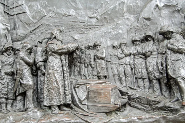 Bronze Frieze Depicting Heroism British Explorer John Franklin Who Led — Stock Photo, Image