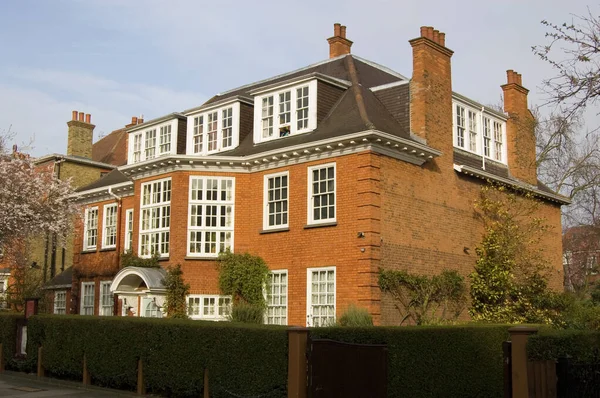 Ünlü psikanalistler Sigmund Freud (1856 - 1939) ve kızı Anna 'nın (1895 - 1982) eski evi. Şimdi Hampstead, Kuzey Londra 'da bir müze.