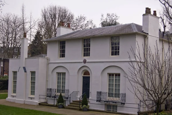 The romantic poet John Keats (1795 - 1821) lived in this house on the edge of Hampstead Heath in North London. While living here he wrote Ode on a Grecian Urn and Ode to a Nightingale.